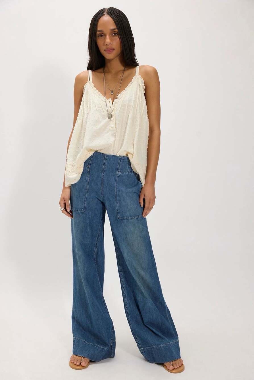 Free People We The Free Breezy Denim Pull-On Wide Leg Jeans Blue Size Medium  NW